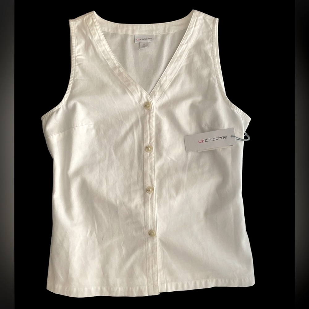 LIZ CLAIBORNE. Women’s Sleeveless blouse